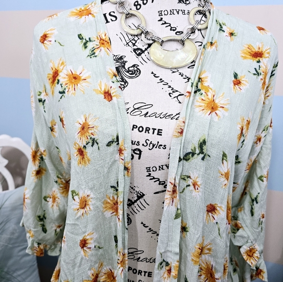 NWT Maurices Mint Green Daisy Kimono - Picture 5 of 11